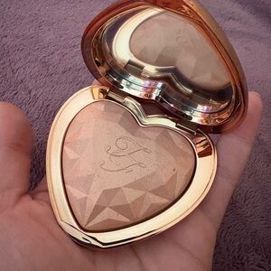 Too Faced Love Light highlighter in Ray of Light